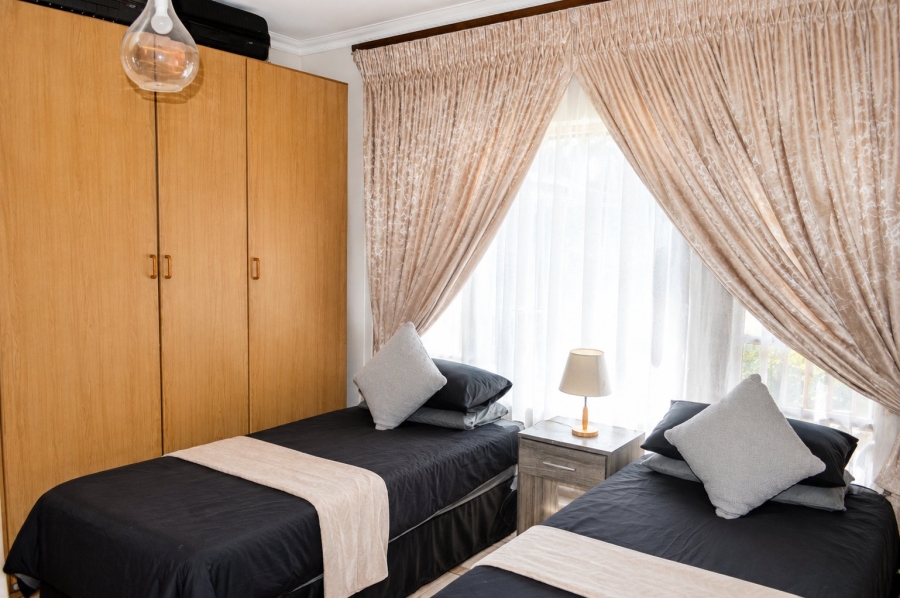 5 Bedroom Property for Sale in Wilkoppies North West